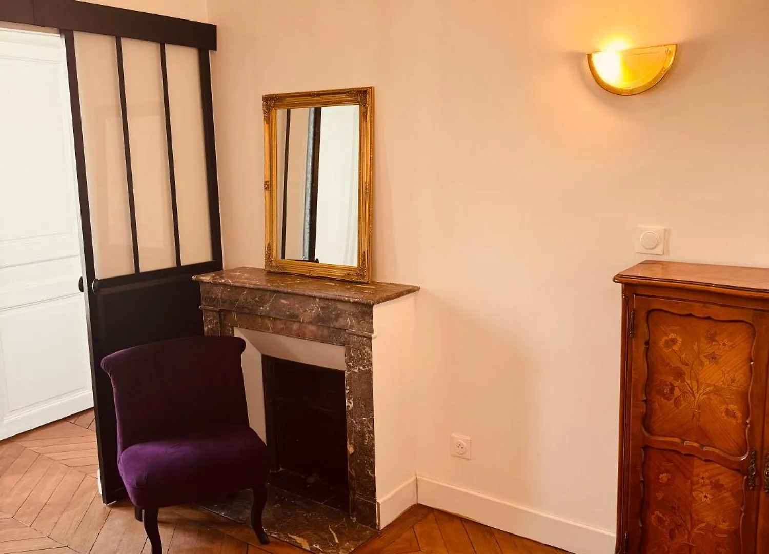 Grace In Appartement Parijs
